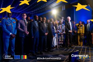 Vue d'ensemble des personnalités et invités présents à la réception de la Journée de l'Europe organisée par la Délégation de l'Union européenne au Cameroun, Yaoundé Hilton Hôtel, 9 mai 2026